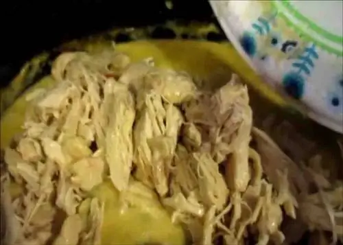 Измельчение курицы для пирога с курицей в мультиварке