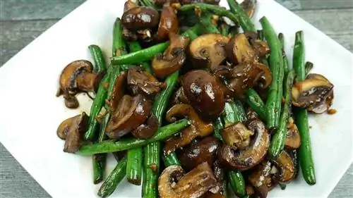 Рецепт зеленой фасоли с чесноком и грибами