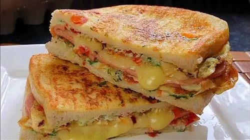 Рецепт завтрака из тостов с яйцом и сыром