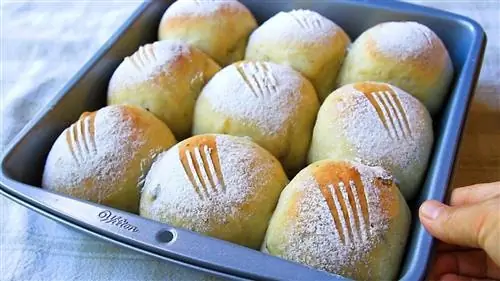 Рецепт мягких и пышных банановых булочек без замеса