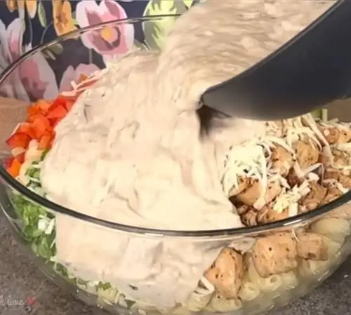 Ингредиенты для запекания пасты со сливками и курицей и грибами