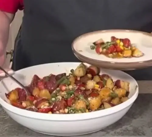 Легко приготовить салат из жареного картофеля и зеленой фасоли Легко приготовить салат из жареного картофеля и зеленой фасоли