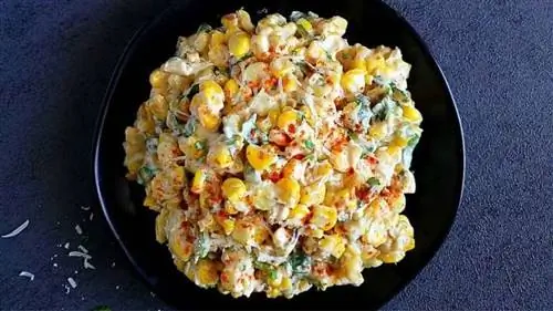 Мексиканский уличный кукурузный салат