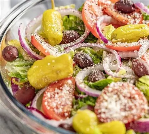 Салат Copycat Olive Garden и ингредиенты для заправки