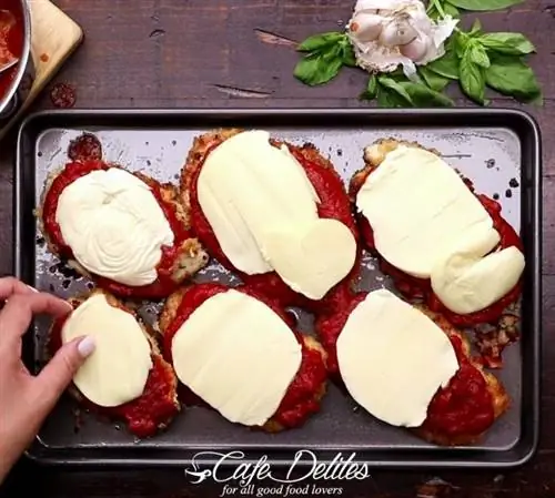 Как приготовить запеченную курицу с пармезаном