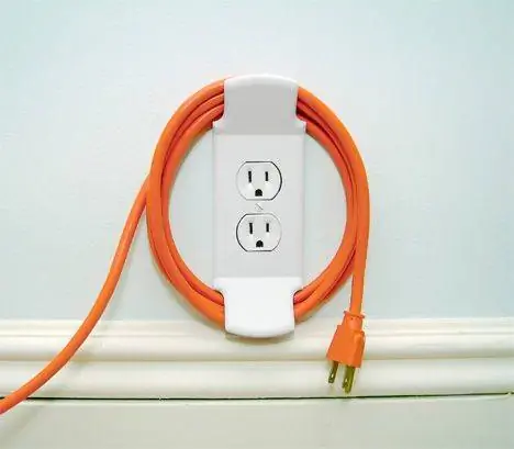 Wall Cleat позаботится обо всех шнурах и проводах, загромождающих нашу жизнь Wall Cleat позаботится обо всех шнурах и проводах, загромождающих нашу жизнь