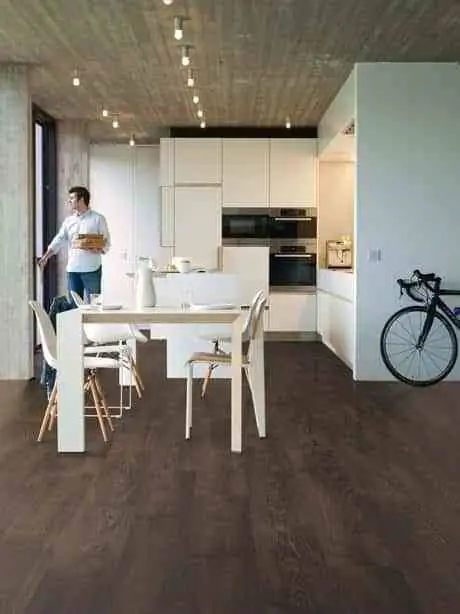 Современный ламинат Quick Step на кухне Современный ламинат Quick Step на кухне