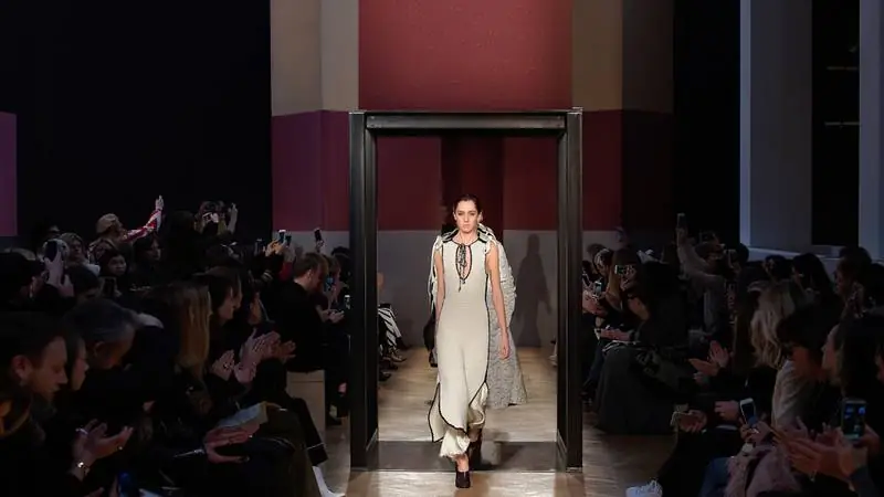 Formafantasma основывает Sportmax подиум на средневековые картины