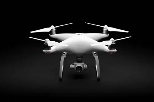 DJI Phantom 4: наконец-то квадрокоптер, способный избегать препятствий и отслеживать объекты