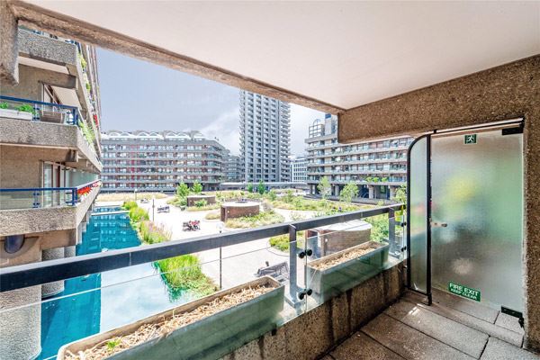 Квартира в Bunyan Court On The Barbican Estate, Лондон EC2