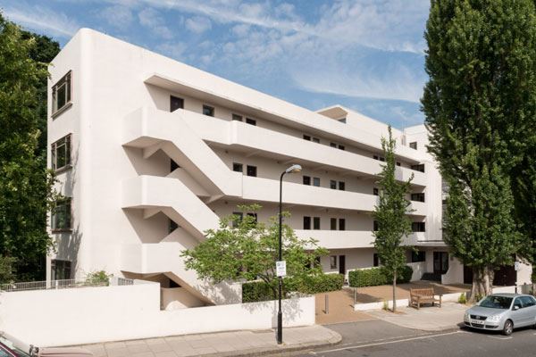 Пентхаус в Isokon Building 1930-х годов, спроектированном Уэллсом Коутсом в Лондоне, NW3