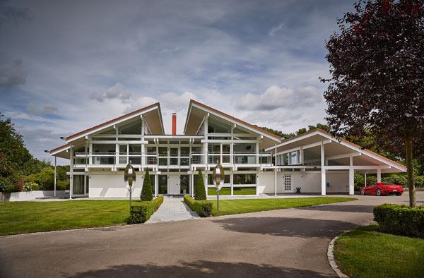 Дом у озера Huf Haus в Плейстоу, Западный Суссекс