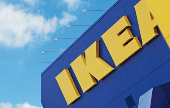 IKEA Hack превращает кухонные шкафы в кровать на платформе