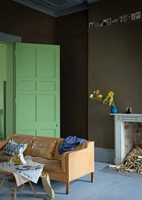 «Колерованная краска Yeabridge Green, Farrow and Ball, 42 евро за баночку емкостью 750 мл». «Колерованная краска Yeabridge Green, Farrow and Ball, 42 евро за баночку емкостью 750 мл».