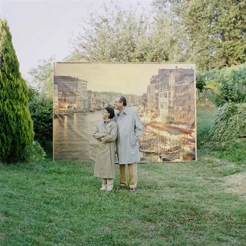 Фотограф запечатлел 40 лет брака через портреты и натюрморты
