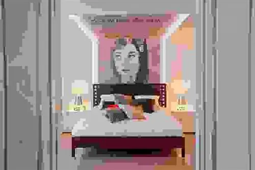 ImageВ постели с Audrey KERN-DESIGN GmbH Дизайн интерьера + обстановка Необычные спальни Мебель, Мебель, Комфорт, Здание, Оранжевый, Освещение, Дизайн интерьера, Ящик, Каркас кровати, Подушка