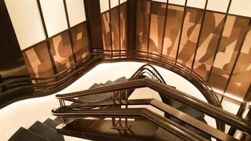 Художественная лестница для эксклюзивного ресторана