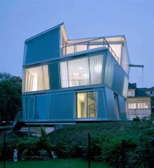 peripheriques architectes maison go 1 Искаженный взгляд на дом - Maison Go от Peripheriques Architectes