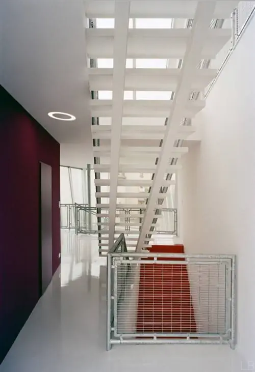 Искаженный взгляд на дом - Maison Go от Peripheriques Architectes
