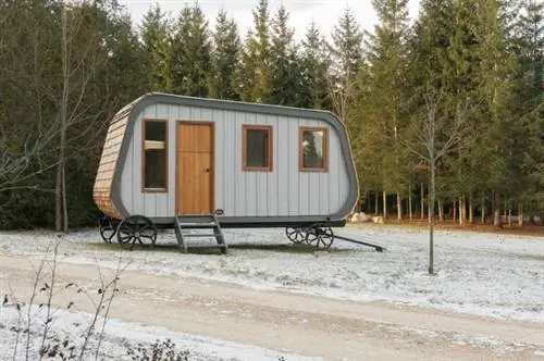 Gute Collingwood Shepherd Hut 1 thumb 630xauto 53775 Эта современная сборная хижина на колесах имеет всю эстетику кабины Gute Collingwood Shepherd Hut 1 thumb 630xauto 53775 Эта современная сборная хижина на колесах имеет всю эстетику кабины