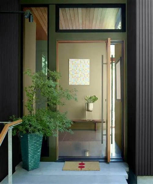 Зеленый подъезд и коридор, микс зеленых красок от Benjamin Moore. Зеленый подъезд и коридор, микс зеленых красок от Benjamin Moore.