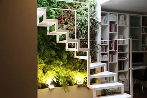 15 эффектных примеров лестниц для небольших интерьеров