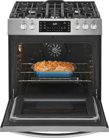 печь марки Frigidaire открытая печь с макаронами и сыром внутри печь марки Frigidaire открытая печь с макаронами и сыром внутри