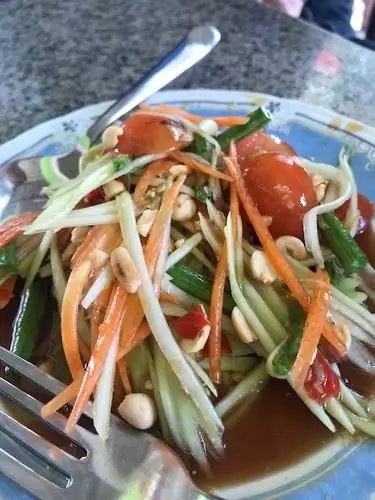 Bangkok Glutton Som Tum (салат из тертой зеленой папайи)