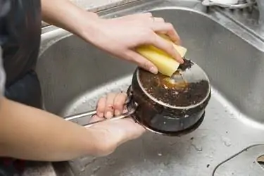 Помыть грязный горшок