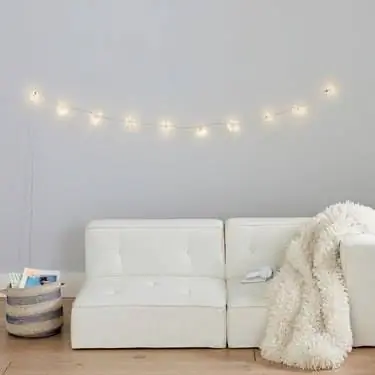 Струнные светильники Pottery Barn Teen Starburst, 49 долларов Струнные светильники Pottery Barn Teen Starburst, 49 долларов