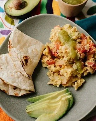 Тако на завтрак Migas от Muy Bueno Cookbook