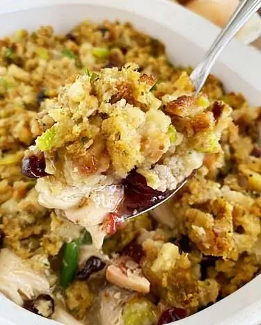 Мясной рулет и запеканка из остатков мелодрамы с начинкой из индейки