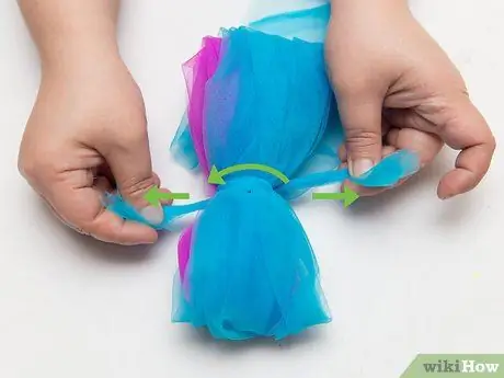 Сделать помпоны из тюля Шаг 5 Сделать помпоны из тюля Шаг 5