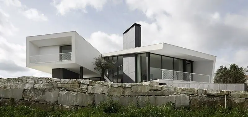 Vidigal House от Contaminar Arquitectos