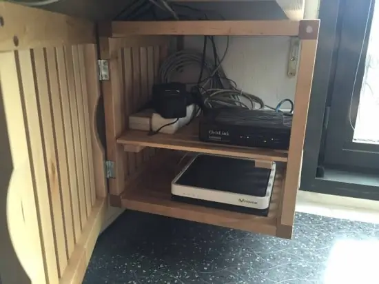 IKEAHackers-Wood_server_closet_04 IKEAHackers-Wood_server_closet_04