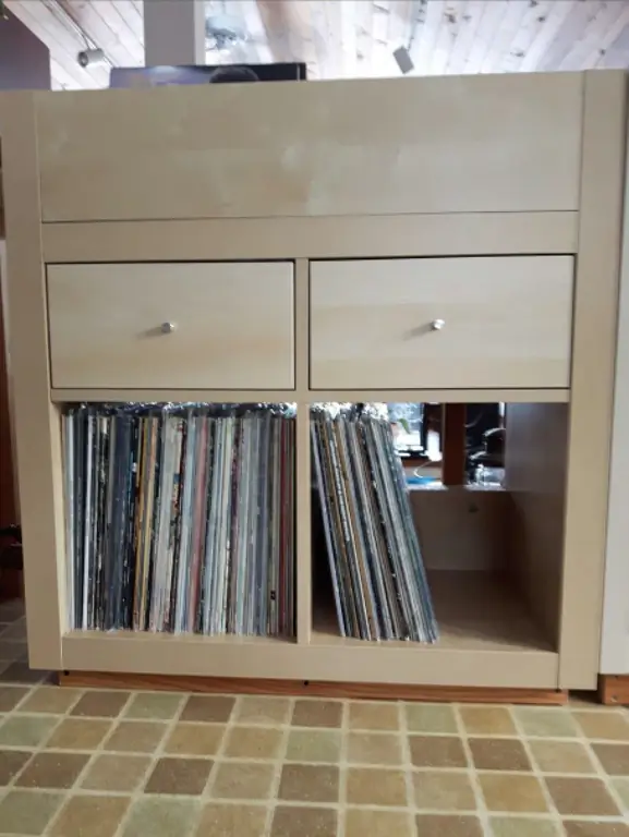 передний шкаф для хранения виниловых пластинок ikea hack передний шкаф для хранения виниловых пластинок ikea hack