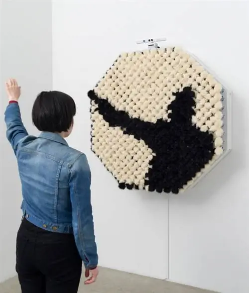 Зеркало с помпонами, 2015 г. Зеркало с помпонами, 2015 г.