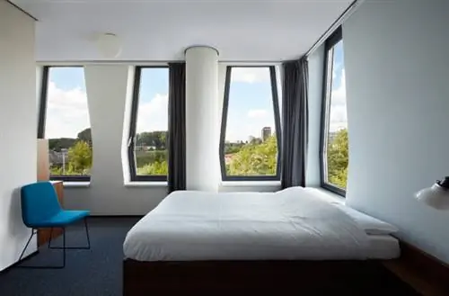 The-Student-Hotel-Амстердам-6-номер