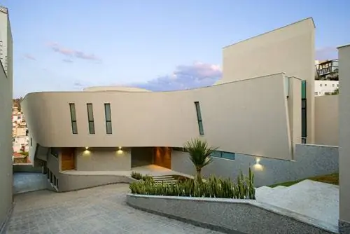 Резиденция Сан-Бенту от Anastasia Arquitetos
