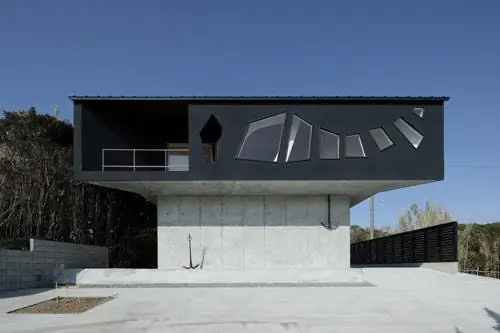 Дом в ожидании смерти в Японии от EASTERN Design Office