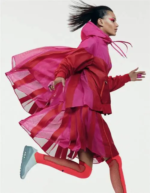 NIKE_SACAI_14_011_движение NIKE_SACAI_14_011_движение