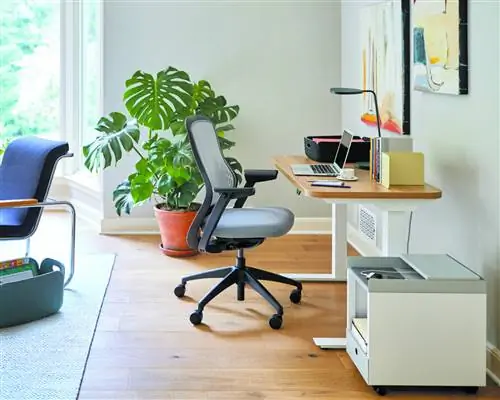 Регулируемый по высоте письменный стол Knoll Hipso на высоте