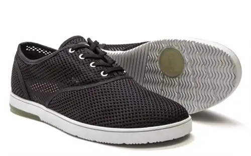 CLAE-4Bruce_Black_Deep_Navy_3_4_web CLAE-4Bruce_Black_Deep_Navy_3_4_web
