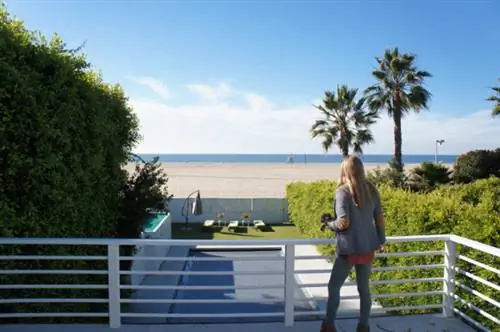 Daily-Victoria-Richter-Jaxon-7-Beach-House-Enjoy-the-View Daily-Victoria-Richter-Jaxon-7-Beach-House-Enjoy-the-View