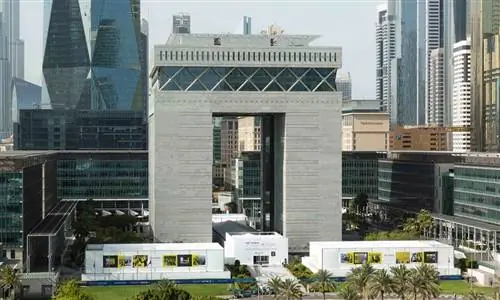 Ярмарка Art Dubai открывается - в реальной жизни - с планом «ничего не платить вперед» для галерей