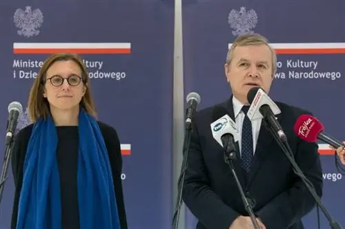 Ханна Врублевска, директор Национальной художественной галереи «Захета» в Варшаве (слева) и Петр Глински (справа) Ханна Врублевска, директор Национальной художественной галереи «Захета» в Варшаве (слева) и Петр Глински (справа)
