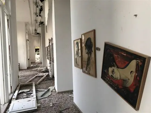 Бейрутский музей Сурсока сильно пострадал от взрыва. Бейрутский музей Сурсока сильно пострадал от взрыва.