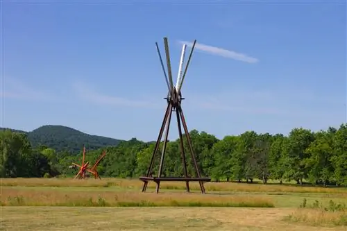 Посетители Storm King и других парков скульптур этим летом столкнутся с более строгими правилами посещения парка. Посетители Storm King и других парков скульптур этим летом столкнутся с более строгими правилами посещения парка.