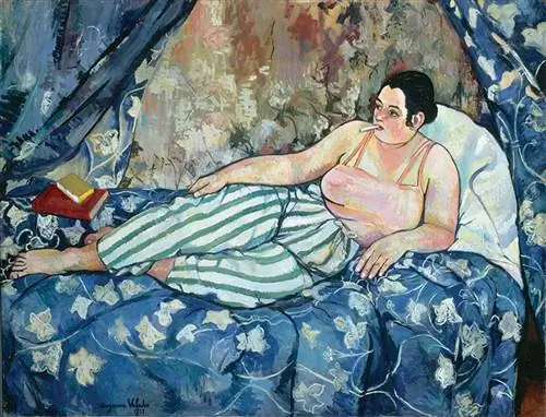 В «Голубой комнате» (1923) Валадон заменяет традиционную обнаженную женщину женщиной в полосатых брюках, изо рта которой свисает сигарета. В «Голубой комнате» (1923) Валадон заменяет традиционную обнаженную женщину женщиной в полосатых брюках, изо рта которой свисает сигарета.