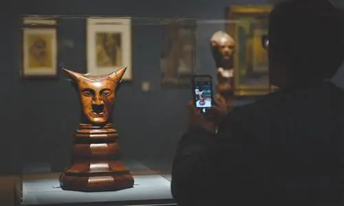 Эксперт предупредил Музей Гетти, что недавно купленная скульптура Гогена была подделкой, говорится в новой статье
